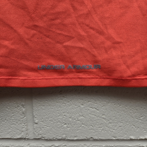 Bundle- Under Armor- Woman's- Heat Gear Tee (XS) & Duplicity Reversible Bra - Picture 9 of 16